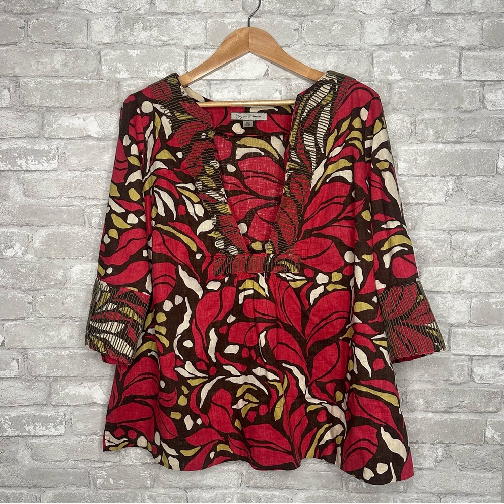 EUC Soft by Avenue Women's Red and Brown Patterned Top Size 18/20 *Used